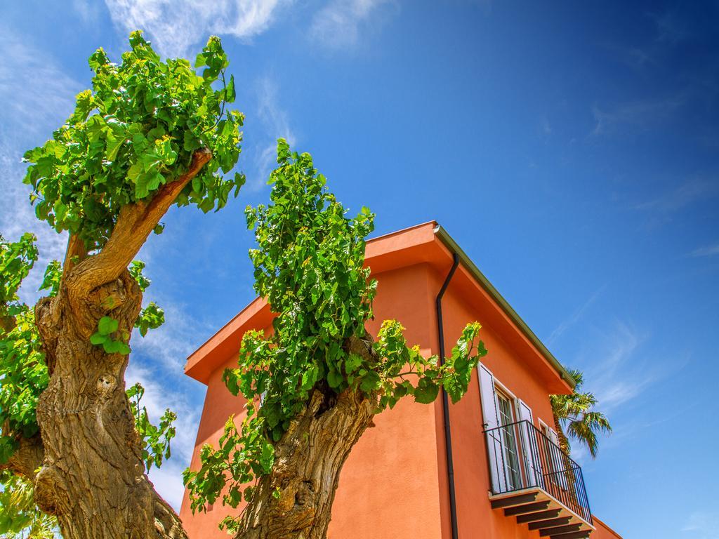 Gelso Bianco Apartments Кампофеличе-ди-Роччелла Экстерьер фото