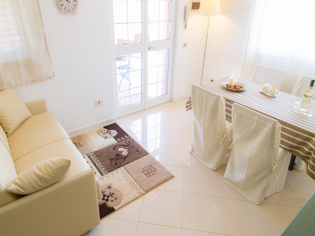 Gelso Bianco Apartments Кампофеличе-ди-Роччелла Экстерьер фото