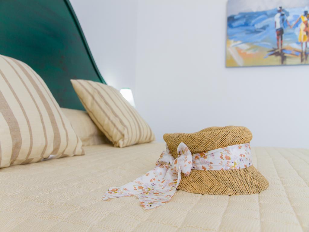 Gelso Bianco Apartments Кампофеличе-ди-Роччелла Экстерьер фото