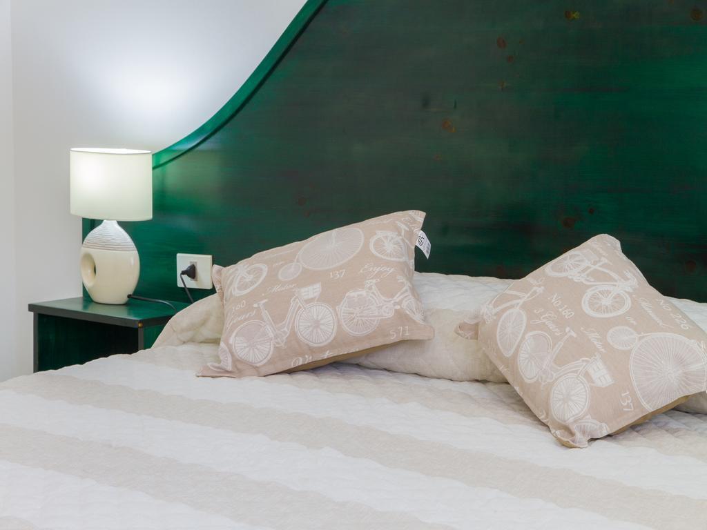 Gelso Bianco Apartments Кампофеличе-ди-Роччелла Экстерьер фото