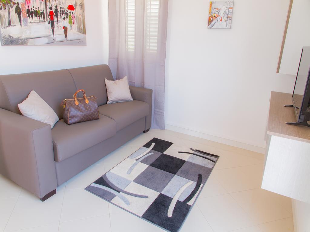 Gelso Bianco Apartments Кампофеличе-ди-Роччелла Экстерьер фото