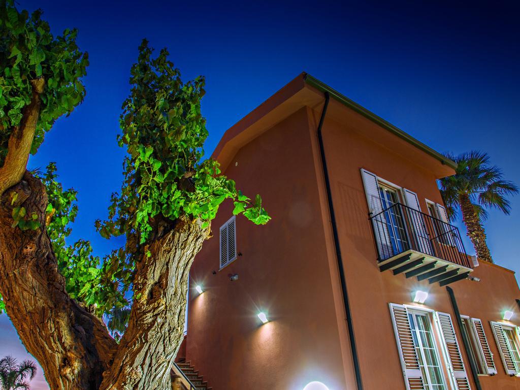 Gelso Bianco Apartments Кампофеличе-ди-Роччелла Экстерьер фото